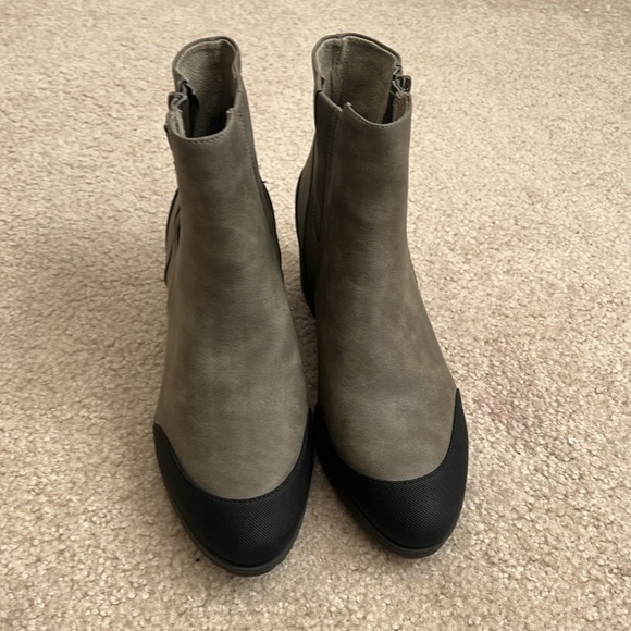 New Dr. Scholls Ankle Boots Block Heel Comfort Taupe Size 8 - Picture 2 of 7